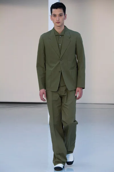 Look 12